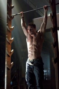 Stephen Amell Body Muscles 199x300 
