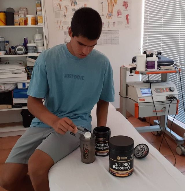 Carlos Alcaraz using supplements